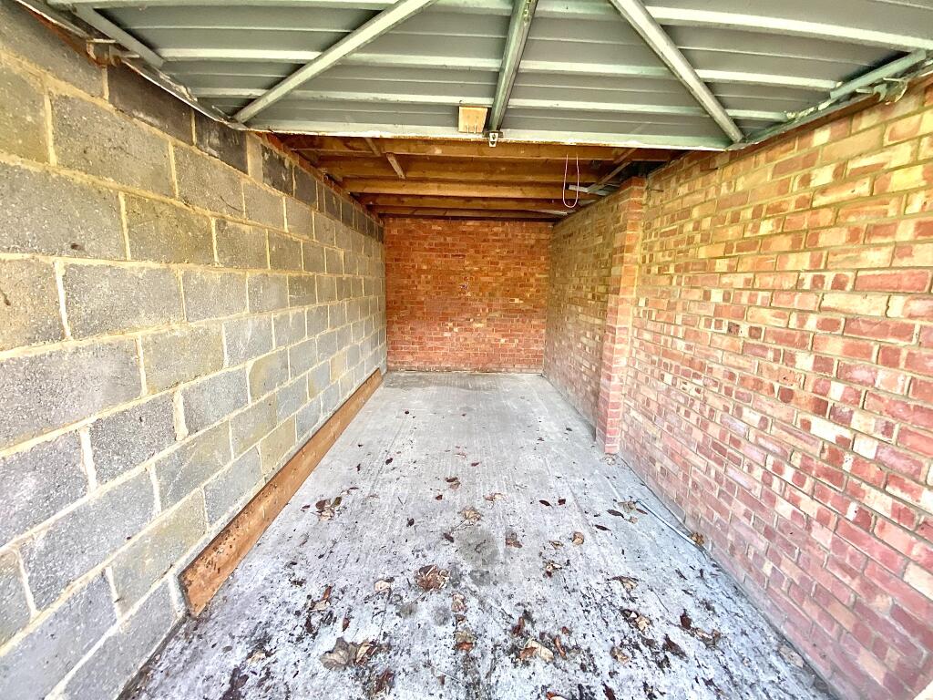 Single Garage For Sale! - View 2