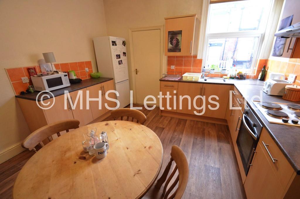 Main image of property: 15 Hessle View, Leeds, LS6 1ER