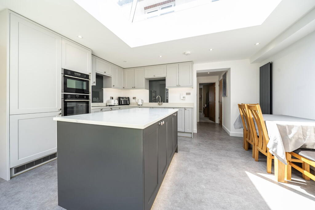 House in Basingstoke and Deane, Basingstoke - View 3