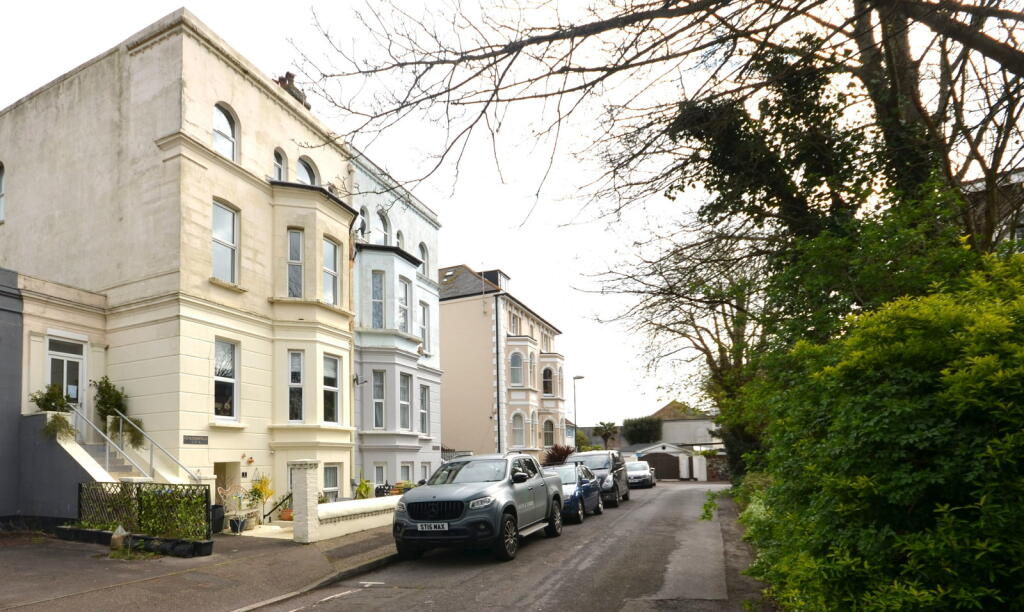 Main image of property: Norfolk Square, Bognor Regis, PO21 2JA