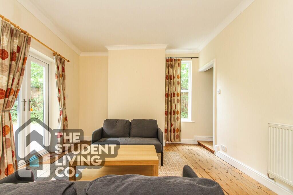 House in Nottingham, Beeston - More