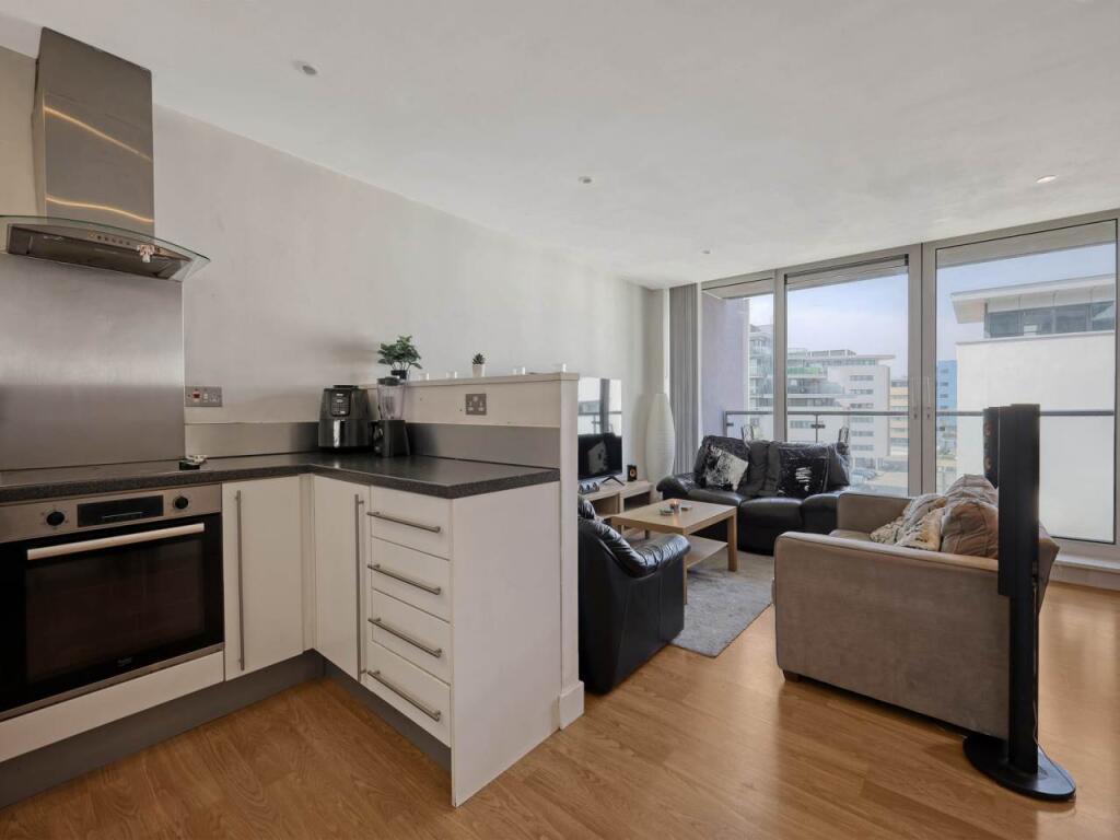 Latitude Court, 3 Albert Basin Way, London photo 3
