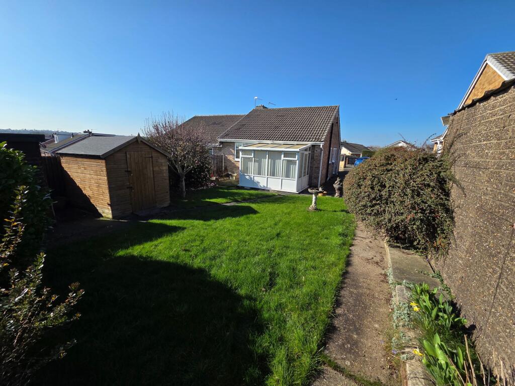 Venetian Crescent, Darfield, S73 photo 2
