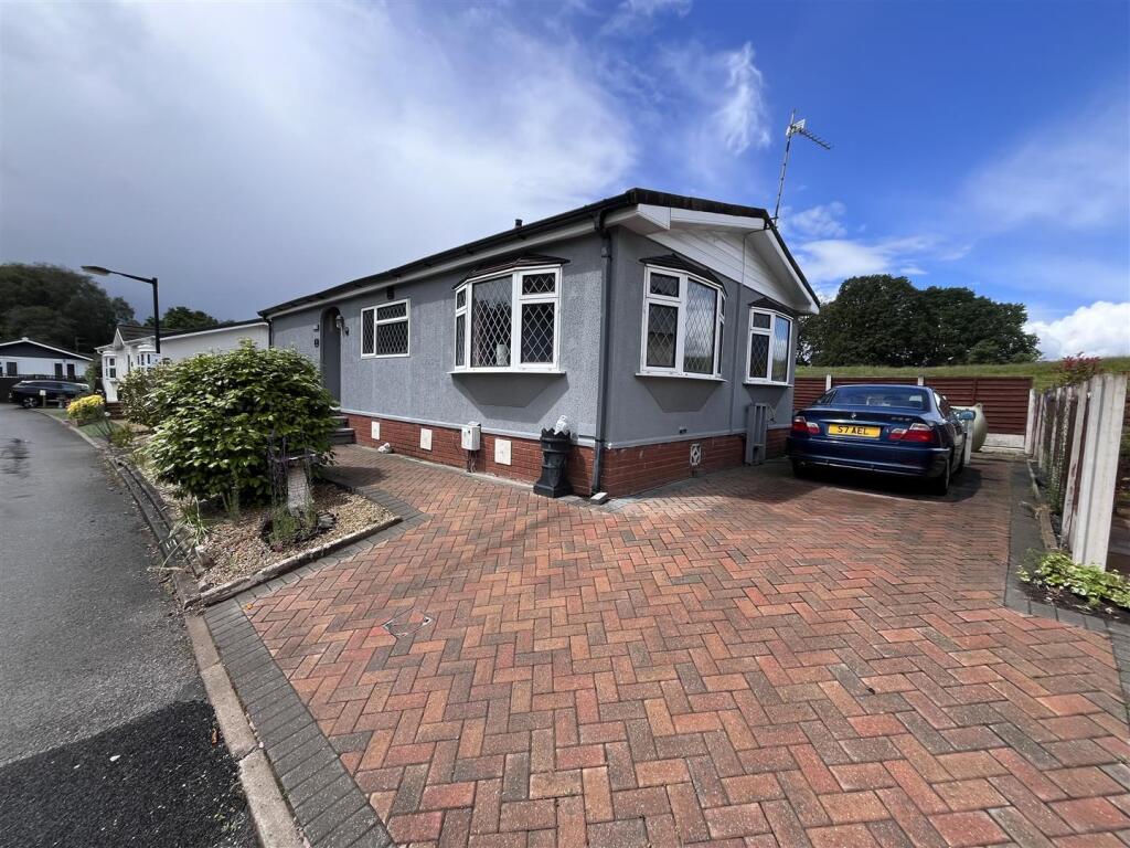 2-bed caravan on Woodville Road, Mossways Park, Wilmslow, £169,950