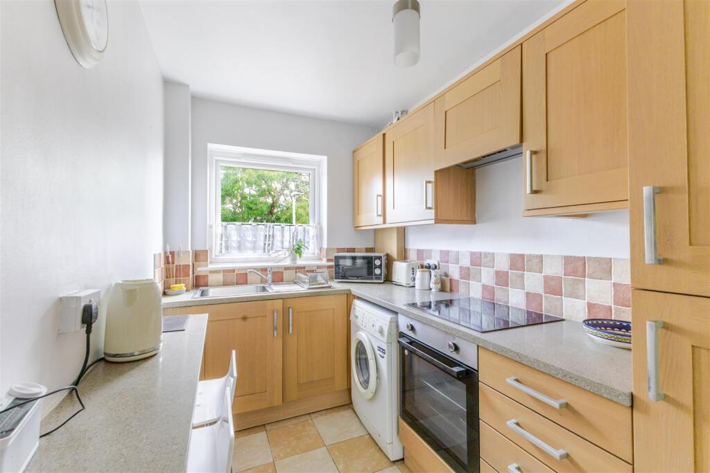 Apartment in London - View 3