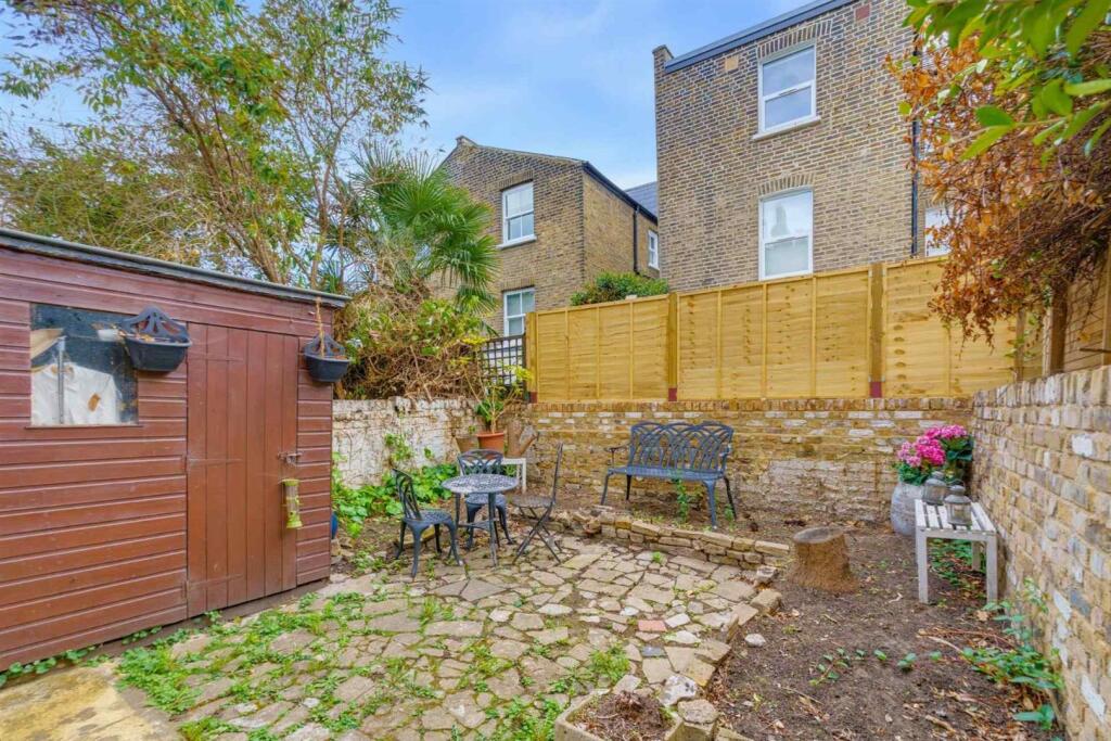 Apartment in London - View 3