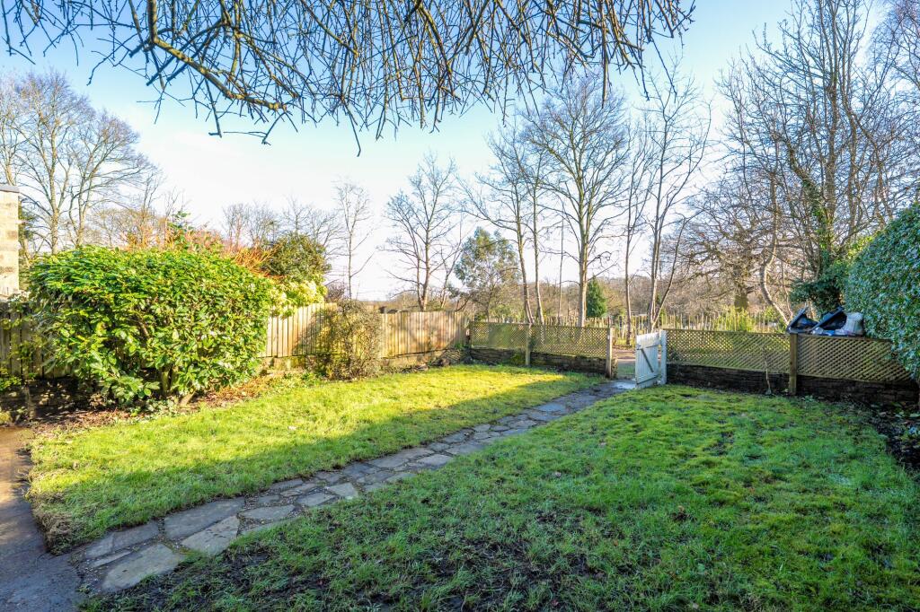 New Adel Lane, Leeds, LS16 photo 3