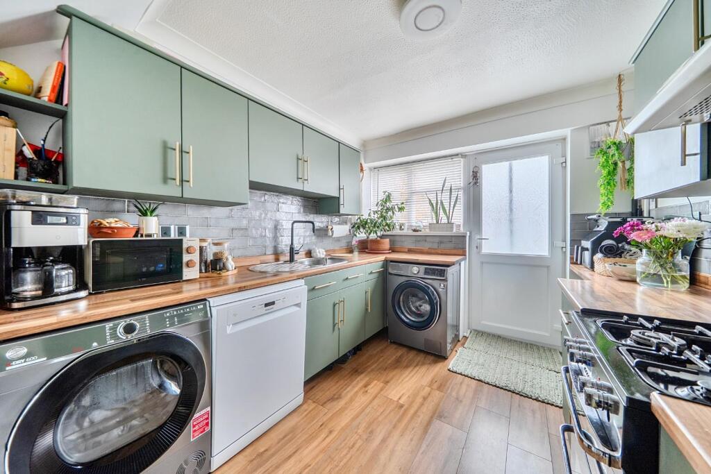 Apartment in Portsmouth - View 3