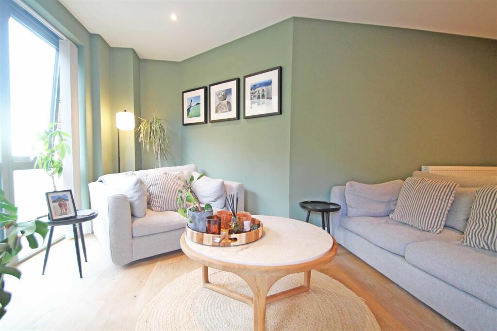 Apartment in Brighton - View 5