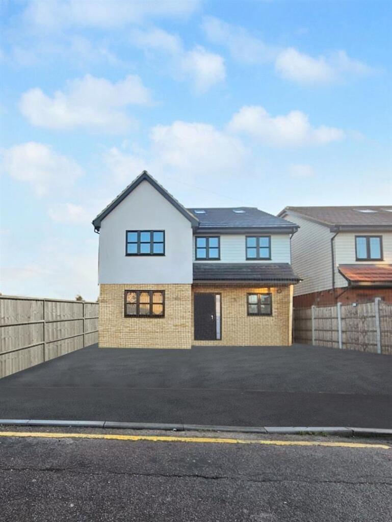 5-bed detached on Elm Road, Canvey Island, £630,000