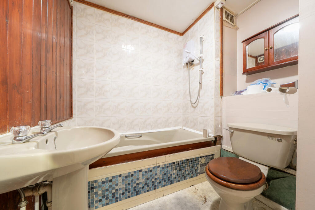 Apartment in Sandwell, Whiteheath Gate - View 5