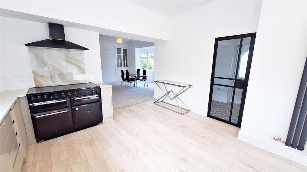 Roumania Drive, Craig Y Don Village, Llandudno, Conwy, LL30 photo 5