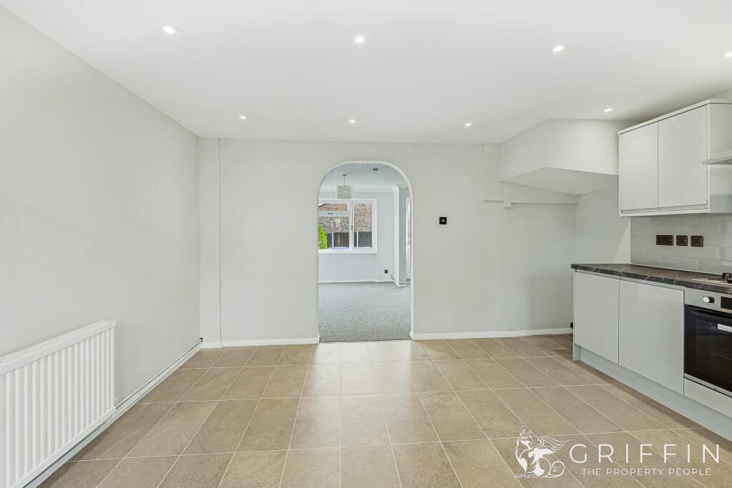House in Grays, Little Thurrock - View 4