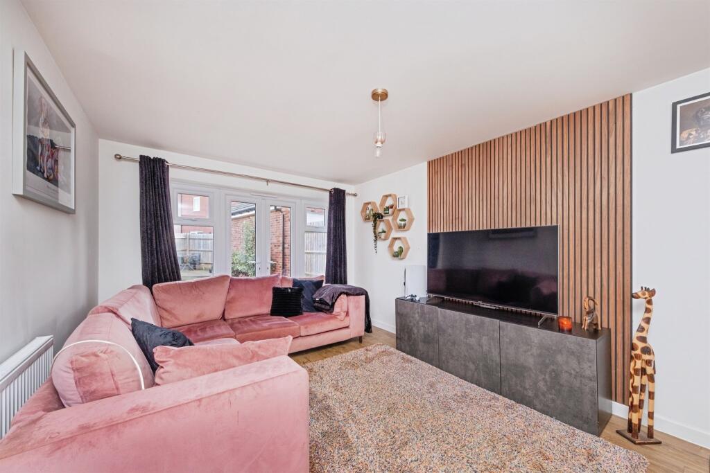 House in Cherwell, Banbury - More
