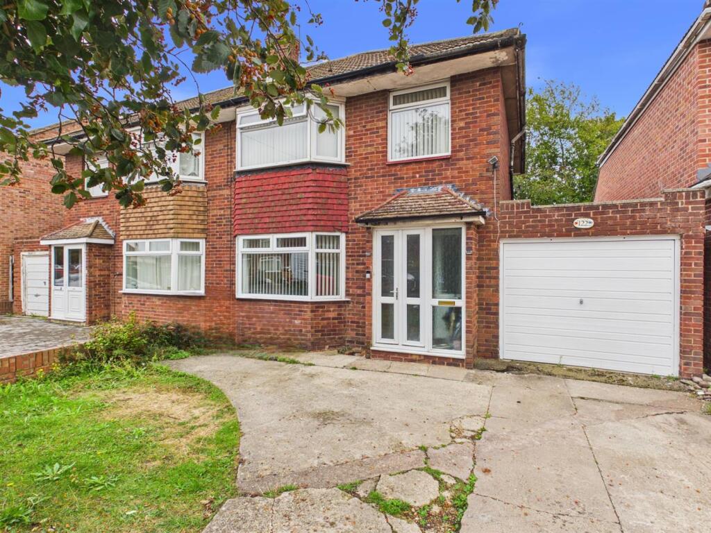 Main image of property: Lavington Drive, Longlevens, Gloucester