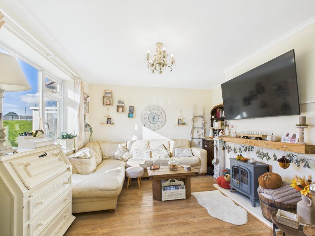 Eastlands, Nafferton, Driffield, YO25 4LA photo 3