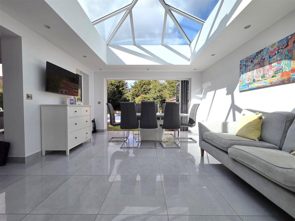House in Dudley - View 2