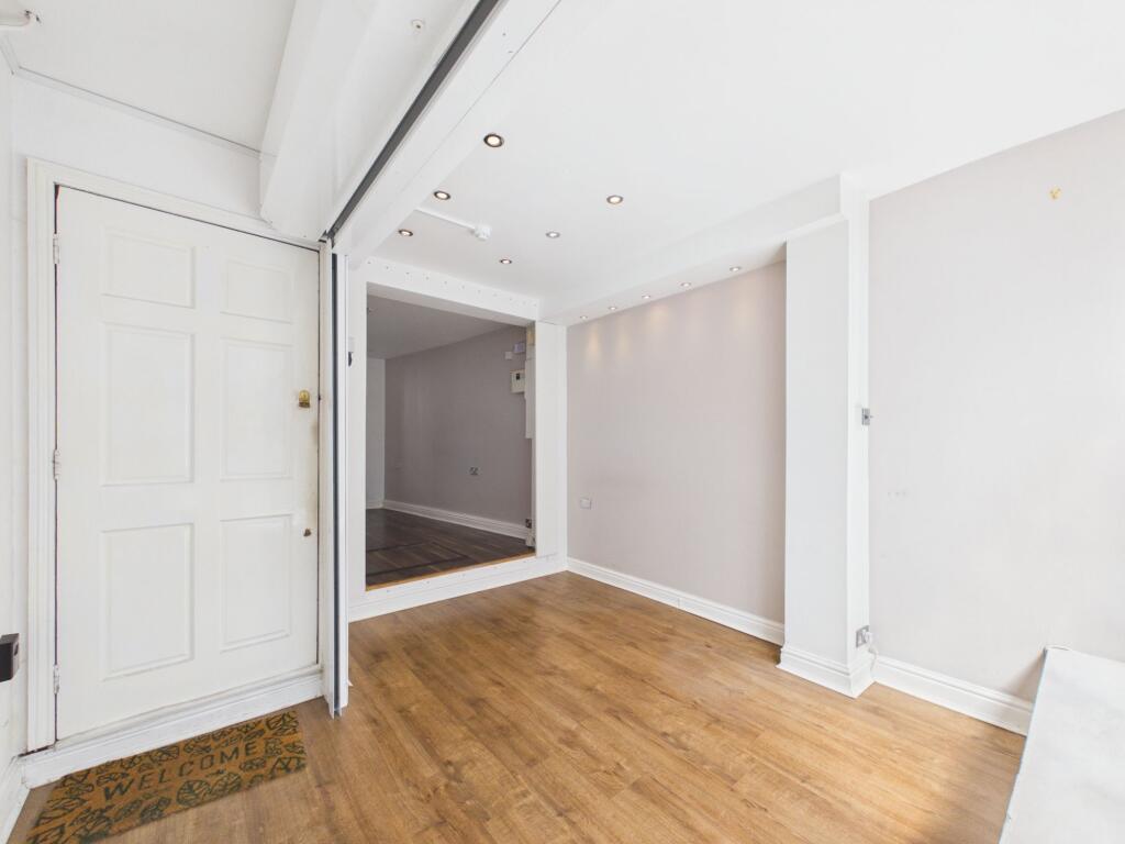 Apartment in Worcester - View 4