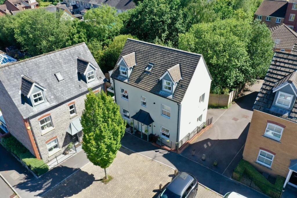 House in Cardiff - More
