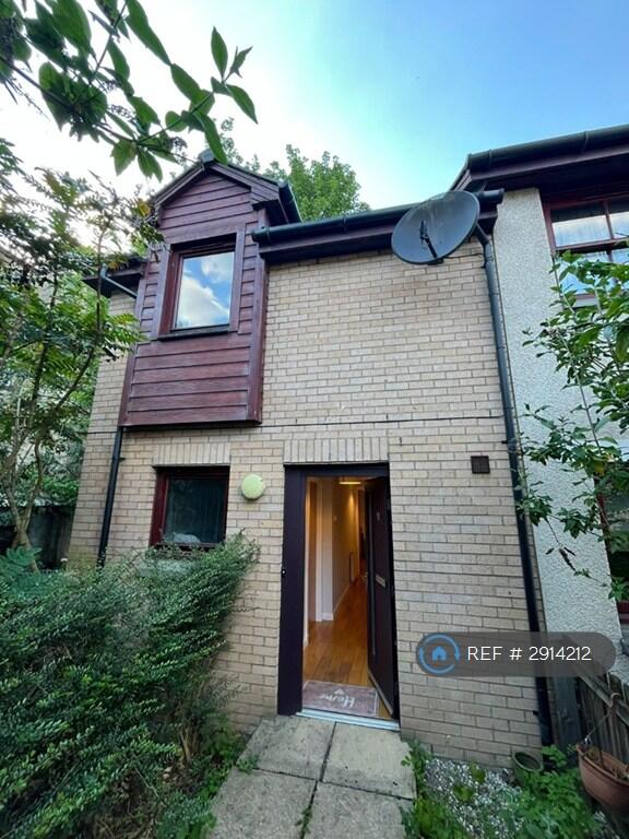Main image of property: Fitzroy Lane, Glasgow, G3