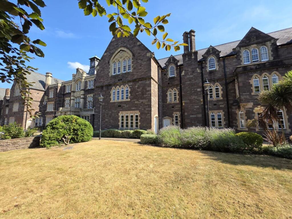 Apartment in Newport - View 3