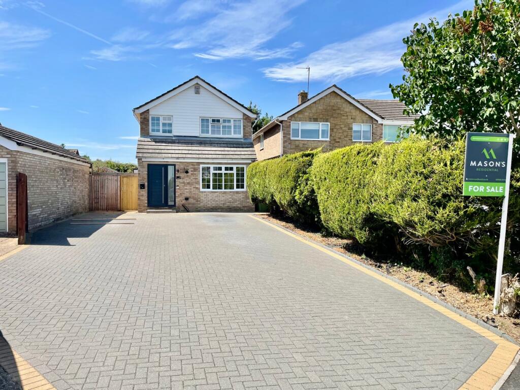 3-bed detached on Glebe Road, Deanshanger, Milton Keynes, MK19, £375,000