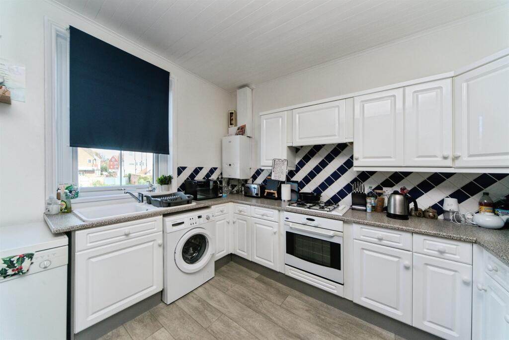 Clifford Road, Bexhill-On-Sea photo 2