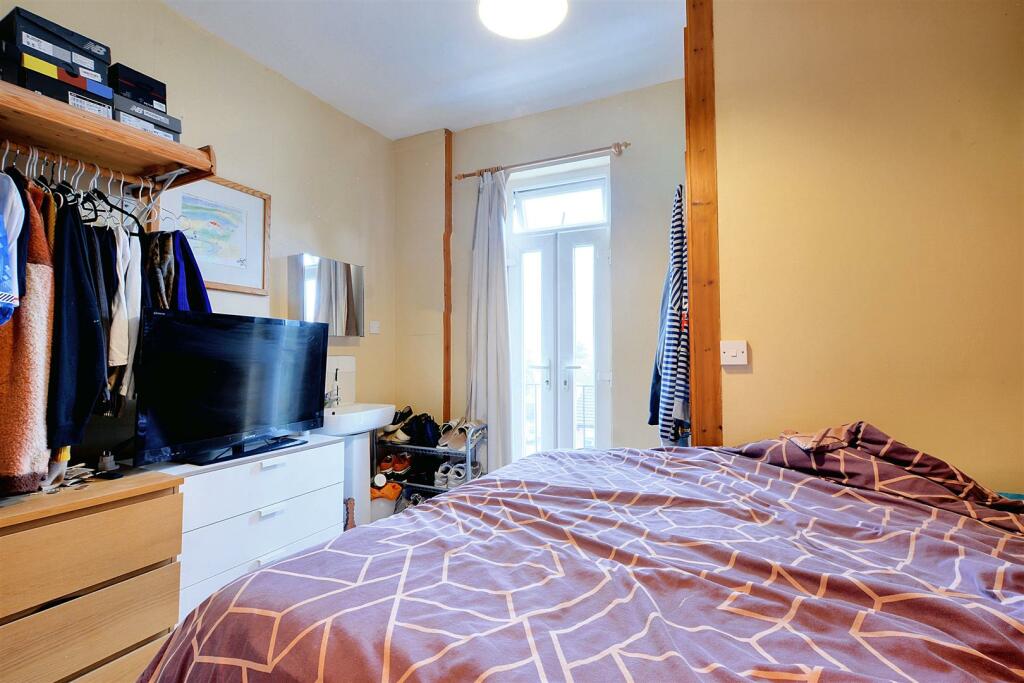 House in Nottingham, Hyson Green - More