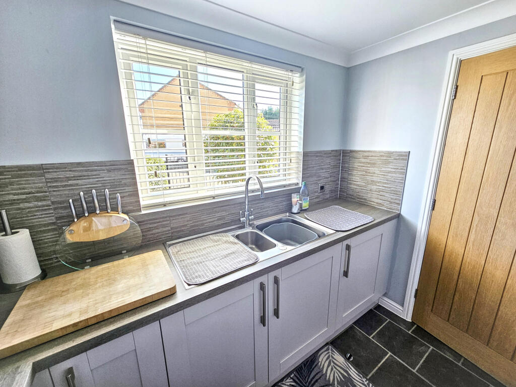 Burdett Grove, Whittlesey, Peterborough, Cambridgeshire photo 4