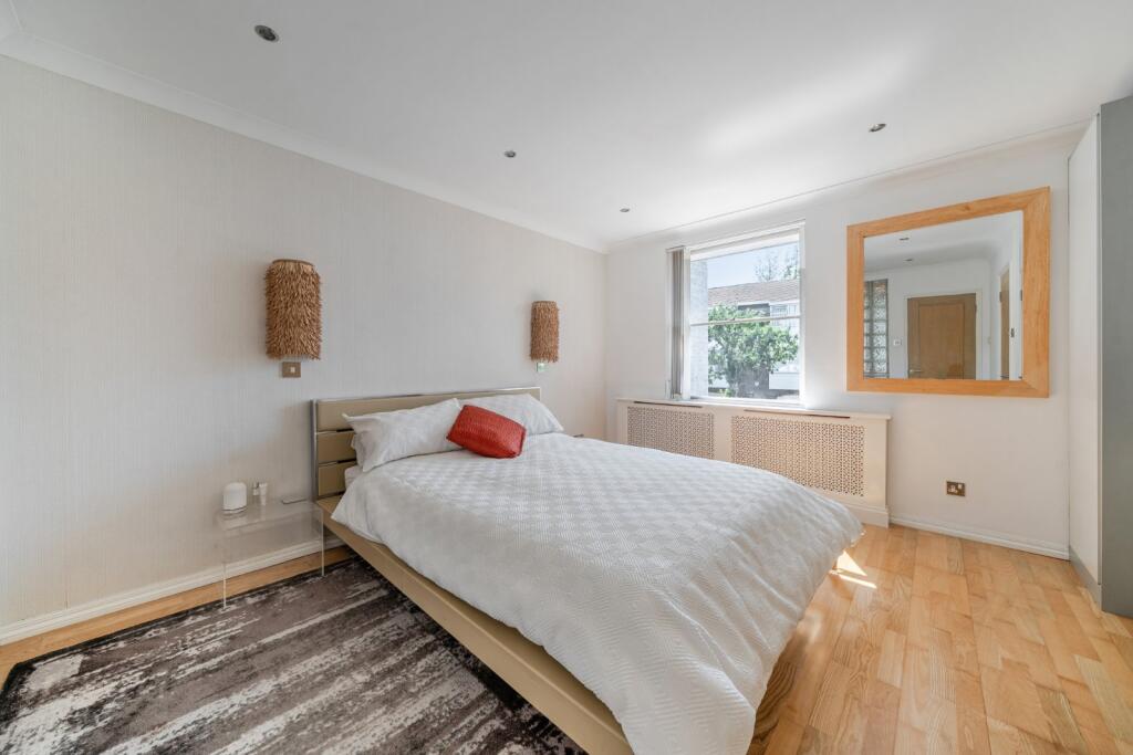Lord Napier Place, Hammersmith, London, W6 - View 3