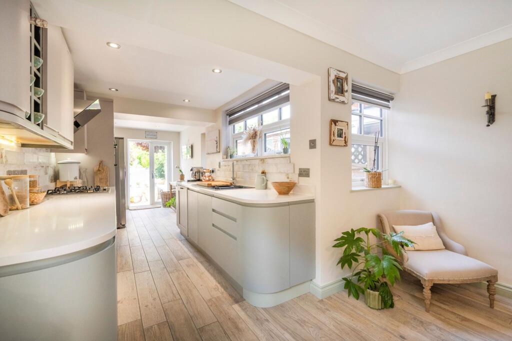 House in Wokingham - View 5
