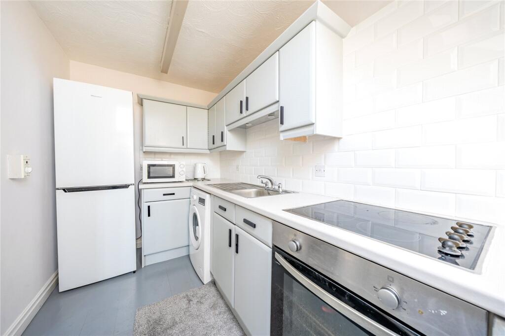 Apartment in Leeds, Park Villas, Roundhay - View 5