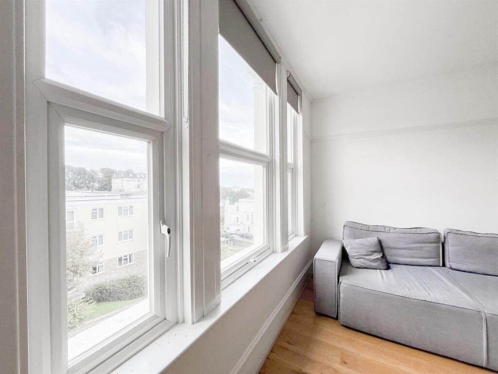 Apartment in Tonbridge - View 5