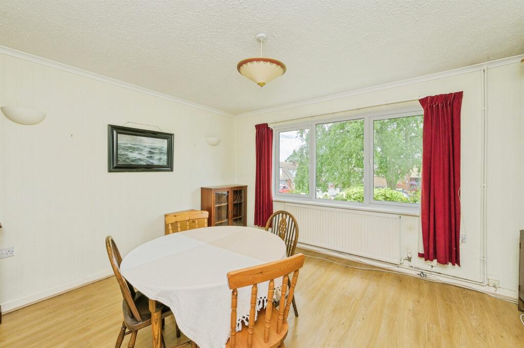 Orchard Close, Dosthill, Tamworth - View 4