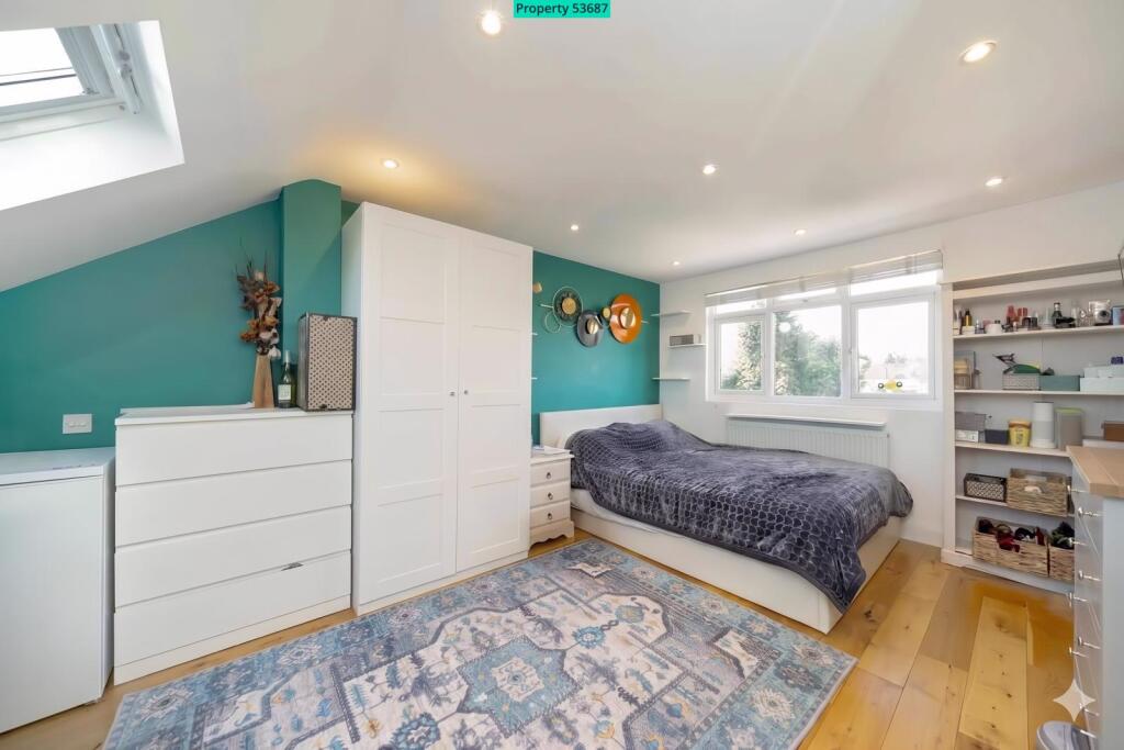 House in London, North Finchley - More