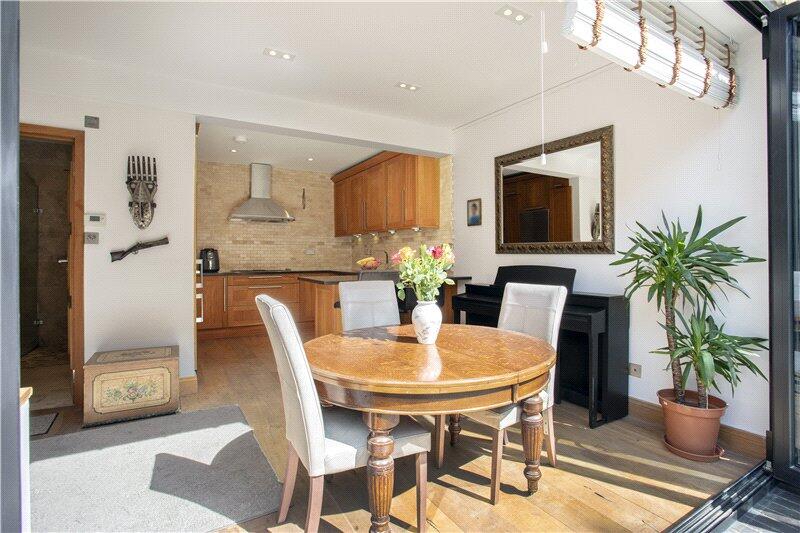 House in London, Elephant and Castle - View 2