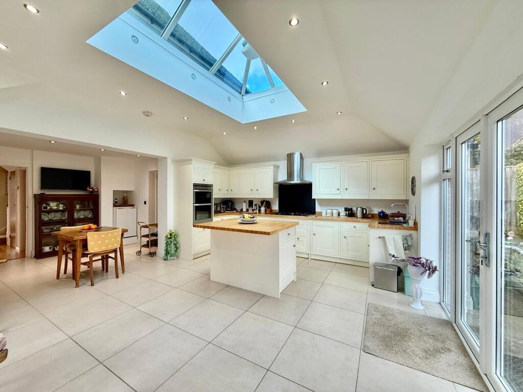 Wenthill Close, East Dean, Eastbourne, East Sussex, BN20 photo 3