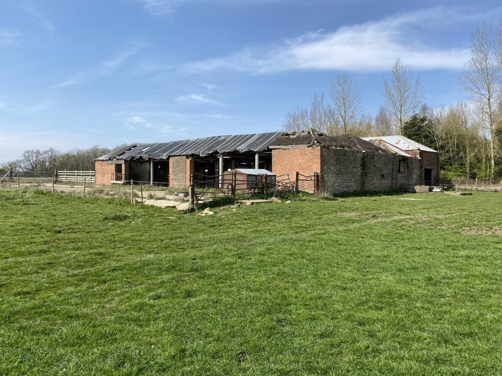 Studio other on Brackley Road, Westbury, Buckinghamshire, NN13, £600,000