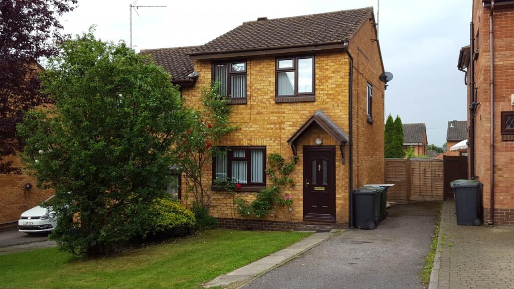 Main image of property: Half Moon Meadow, Hunters Oak, Hemel hempstead, Hertfordshire, HP2