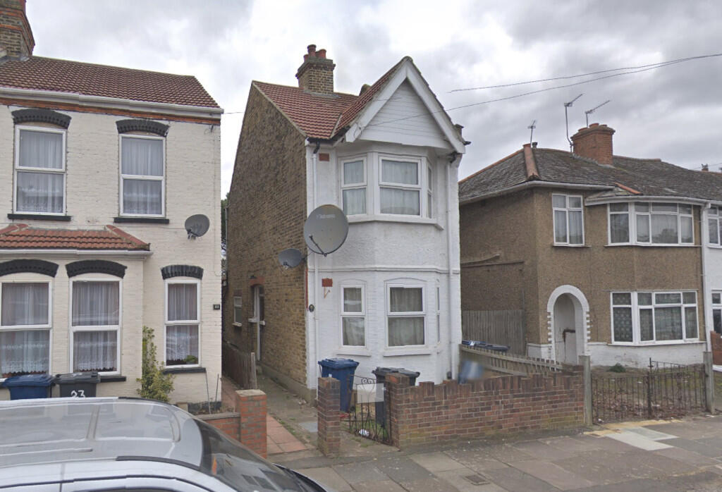 Main image of property: Mount Avenue, Southall