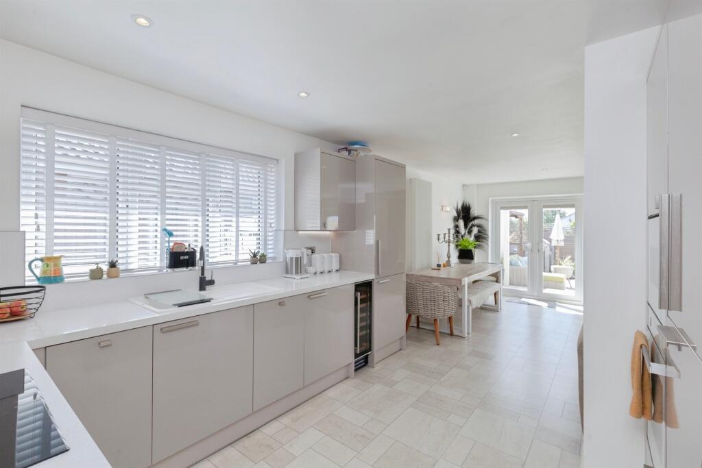 House in Harborough, Great Glen - View 5