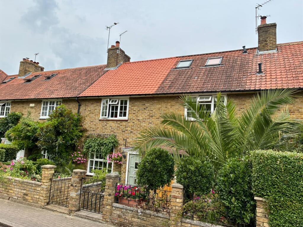 Main image of property: Hobbes Walk, Putney