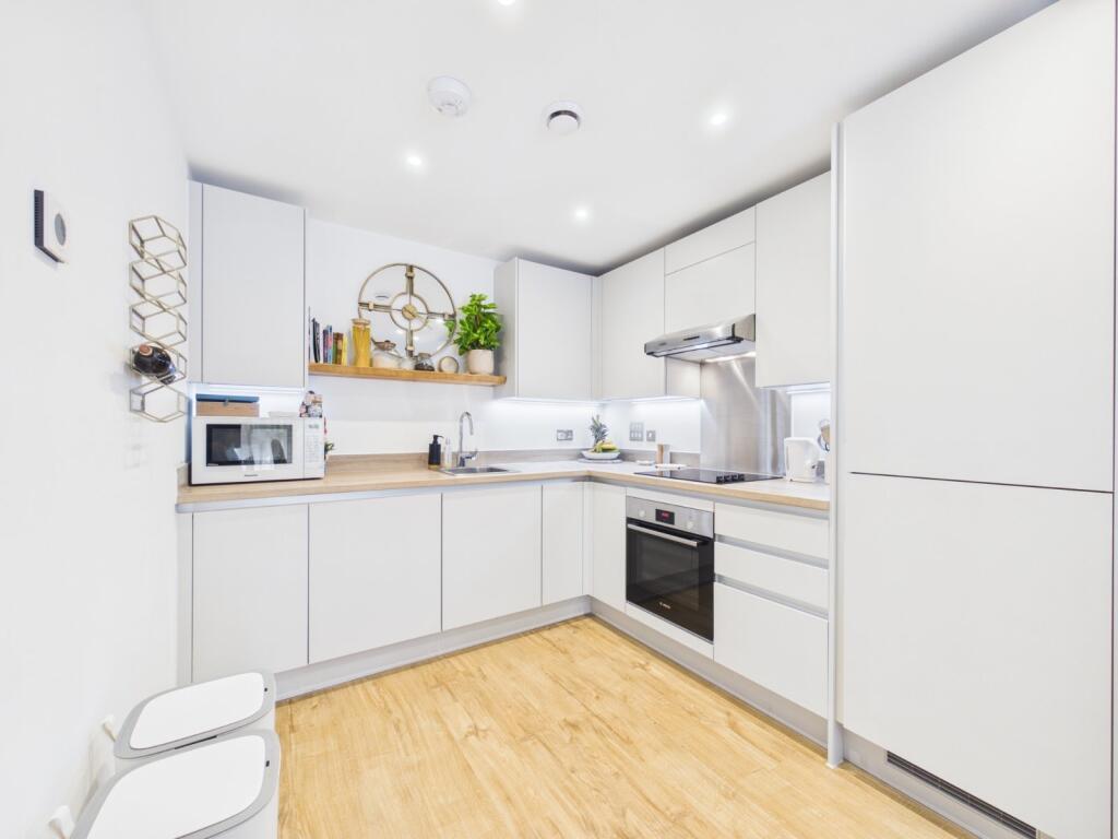 Apartment in Twickenham - More