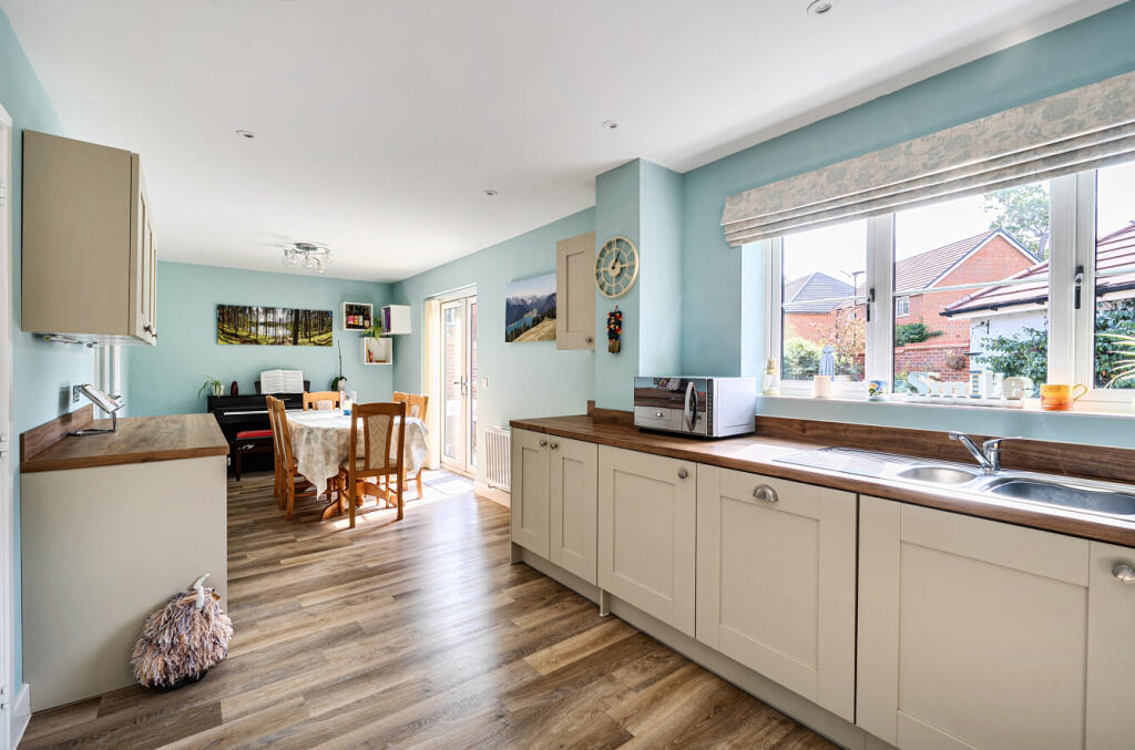 House in Southampton - View 4