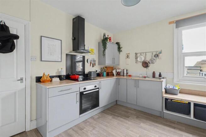 Kitchen_2.jpeg