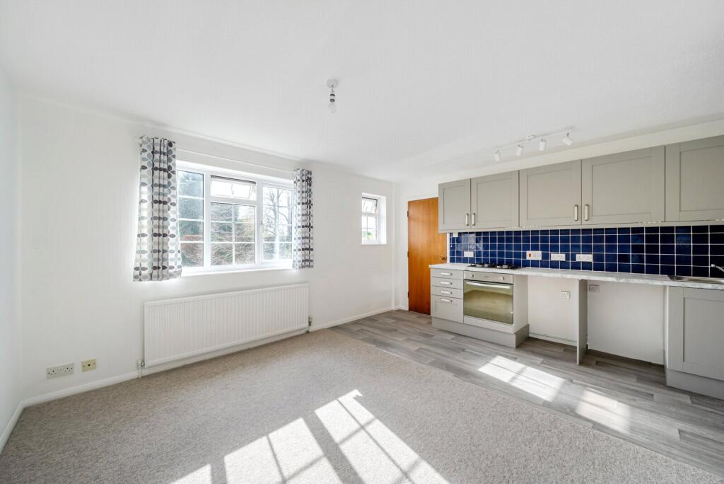 Apartment in Guildford - View 3