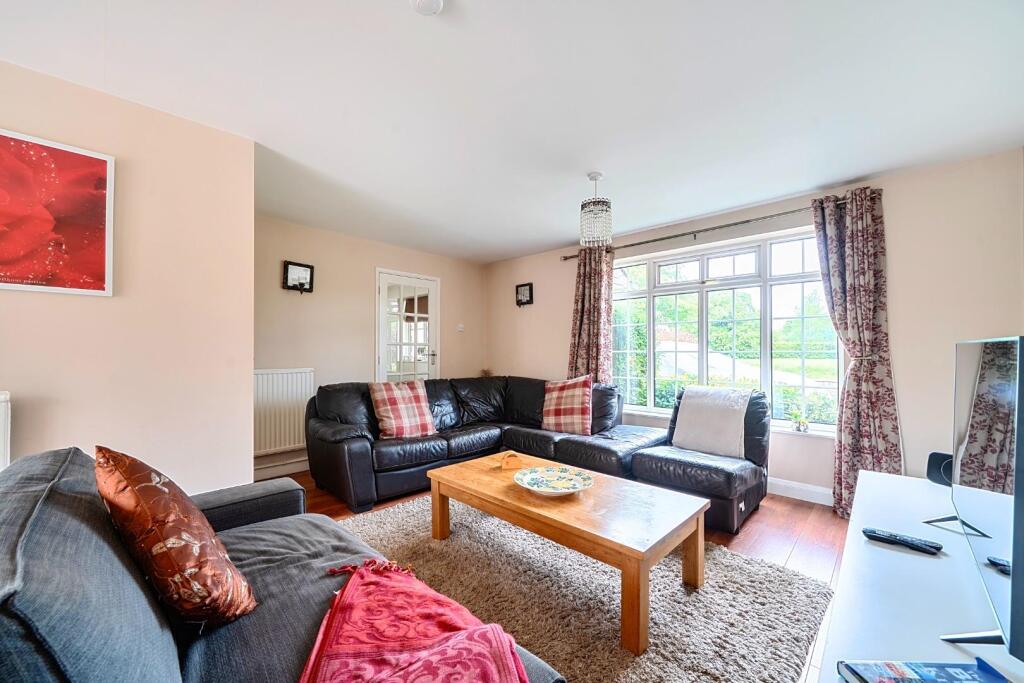 House in Windsor - View 4