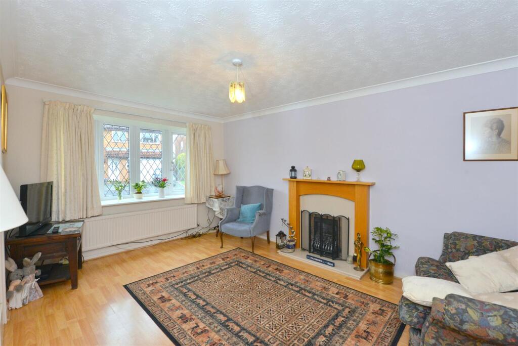 Sedgeford Drive, Off Portland Crescent, Shrewsbury photo 3