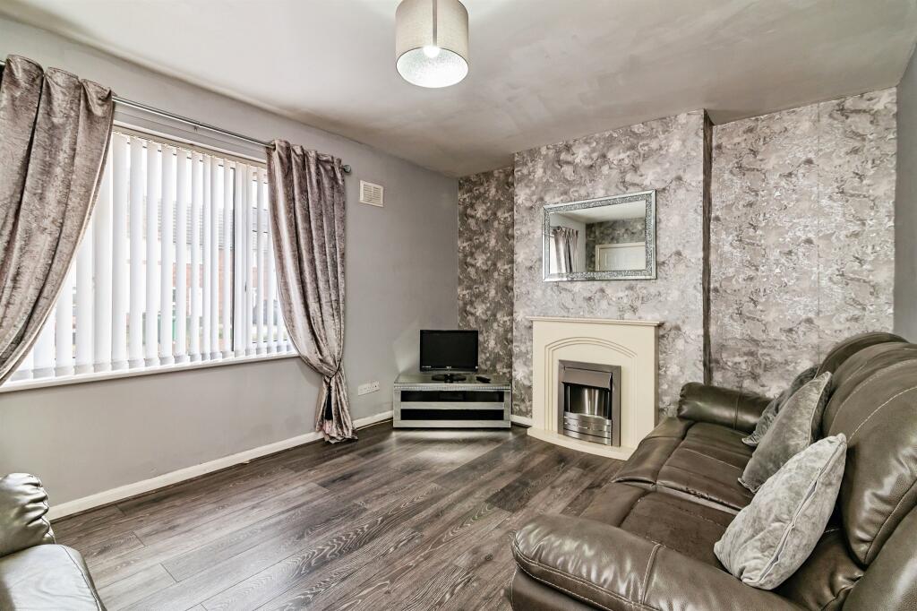 House in Nottingham, Bulwell Hall Estate, Rise Park - More