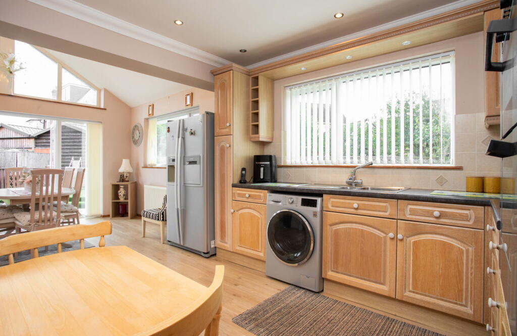 Ship Close, Dymchurch TN29 photo 4